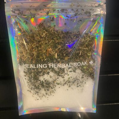➕ Healing Herbal Soak — For Wounds You Can’t See (And Some You Can) ➕ Whether you’re healing from heartbreak, hangovers, hexes, or just humanity in general, this blend is your botanical first aid kit. Packed with herbal allies like peppermint, comfrey, and lemon balm (aka nature’s emotional support squad), this soak brings you back from burnout and softly whispers, “You’re gonna make it, babe.” Toss it in the tub when you’re running on fumes, recharging post-shadow work, or canceling plans in the name of self-preservation.
