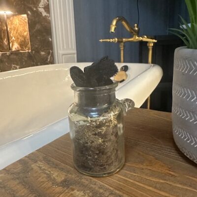 Trashmagick Black Walnut Spiritual Bath — powerful uncrossing & cleansing ritual soak. Handcrafted with herbs & salts to banish negativity and cut old ties.